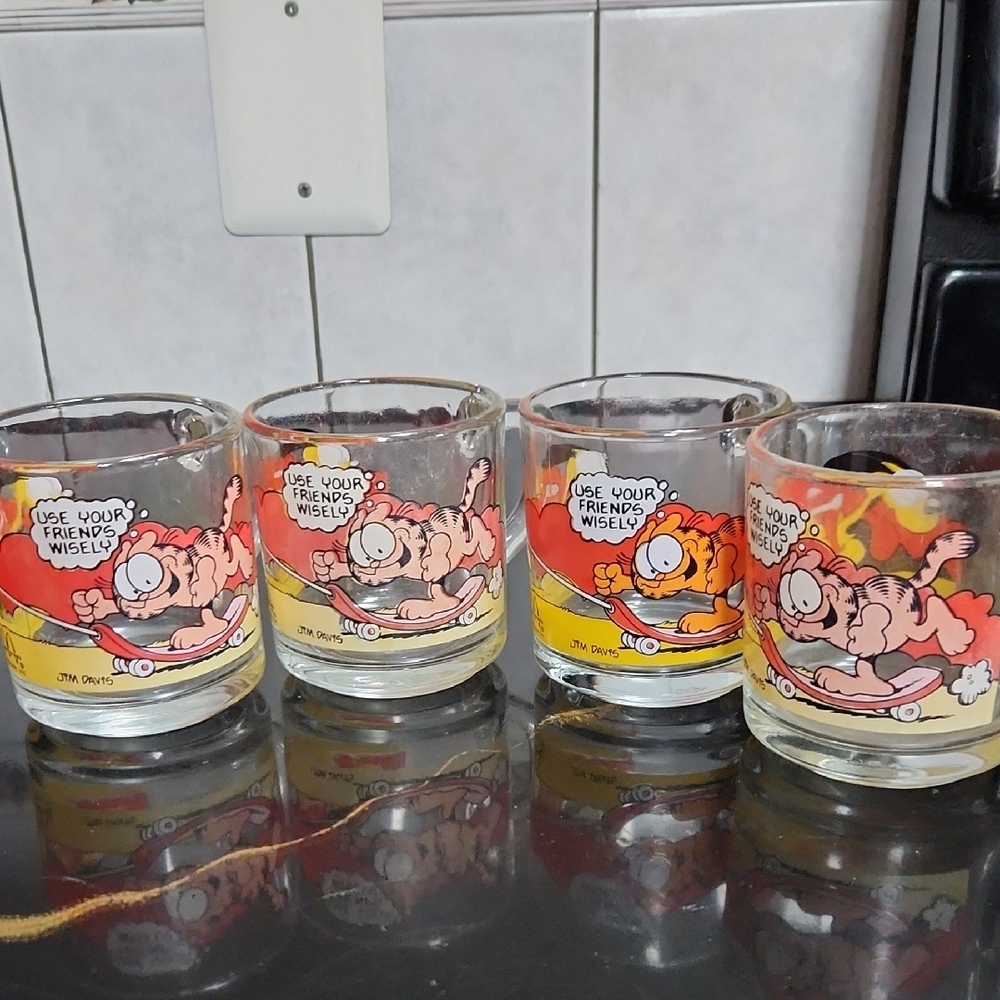 McDonald's Garfield Glass Set - Red, Yellow, Orange